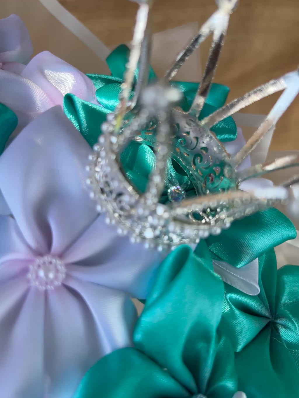 Teal & White Eternal Ramo